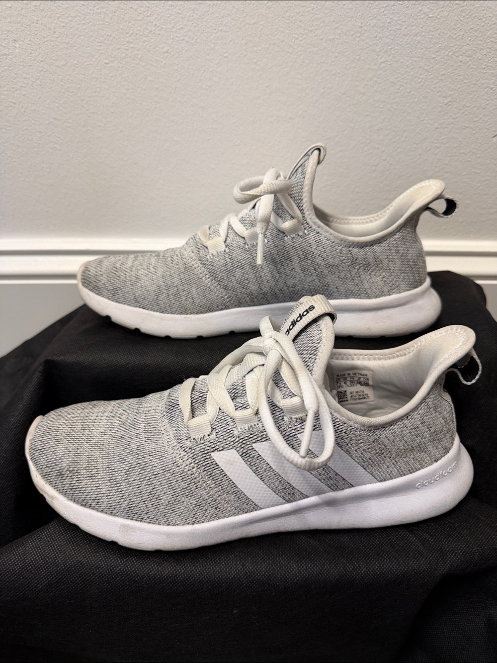 adidas Women's Light Gray Knit Cloudfoam Trainers